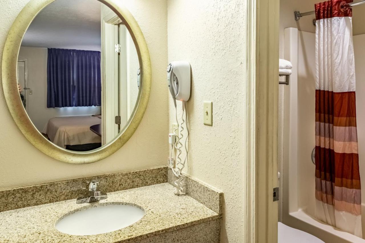 Red Roof Inn Columbus - Taylorsville Luaran gambar